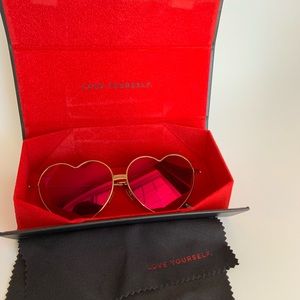 DIFF Eyewear Heart Shaped Sunglasses
